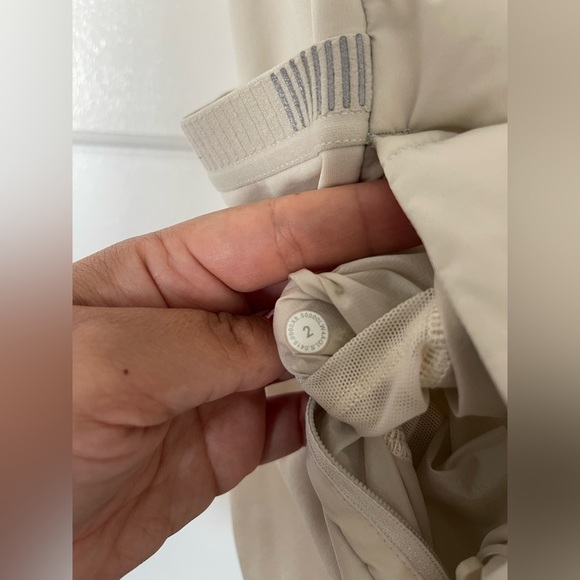 Lululemon down for it all vest - Picture 7 of 9